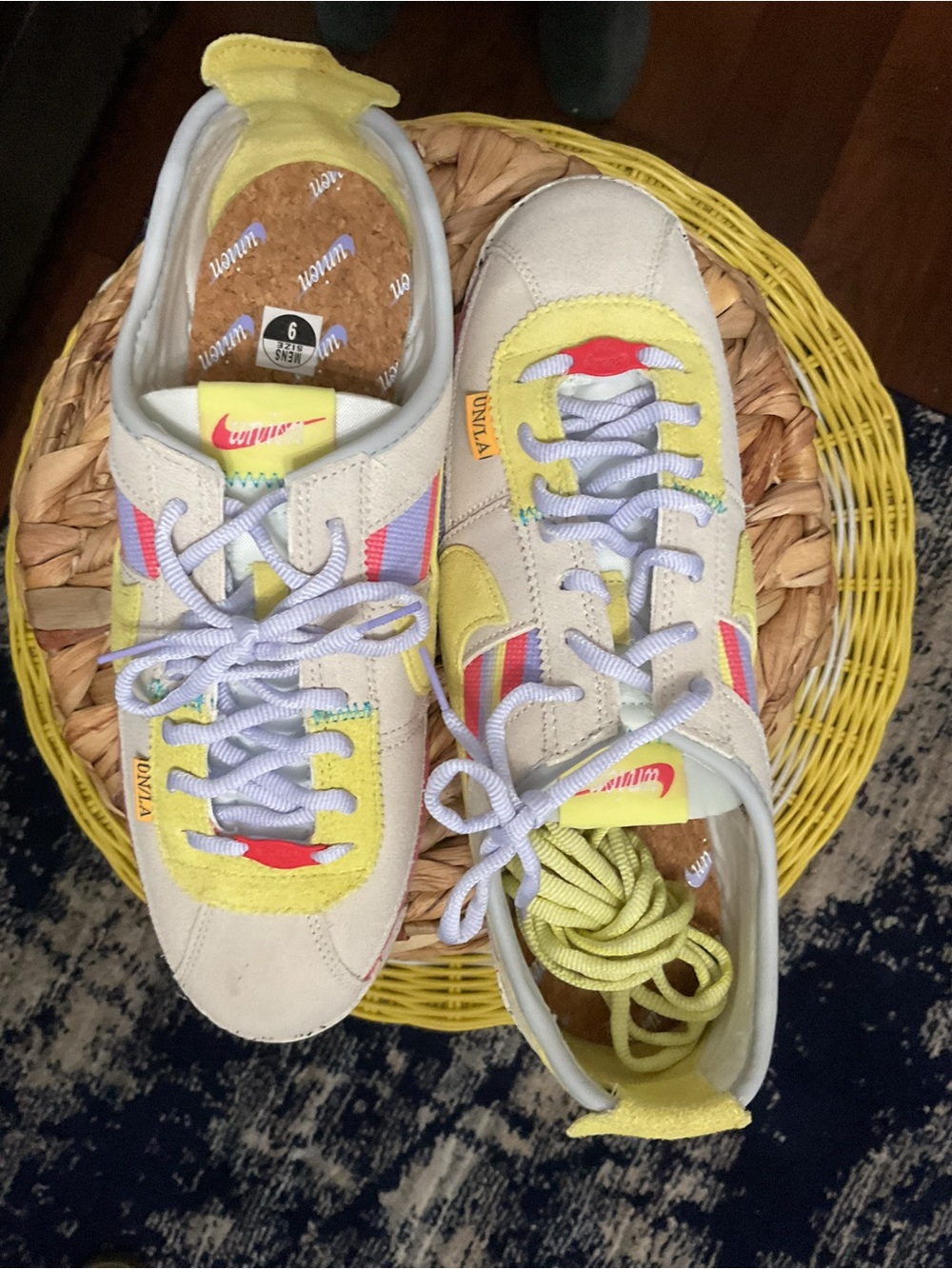 NWOB Nike Vintage Yellow & Cream Skate Sneakers